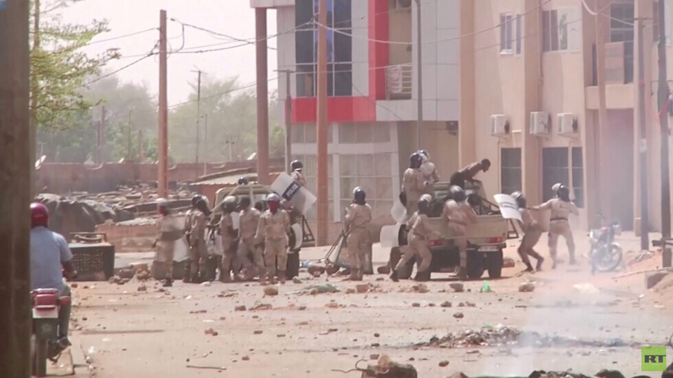 حكومة النيجر تعلن مقتل 14 مدنيا في هجوم قرب الحدود مع مالي