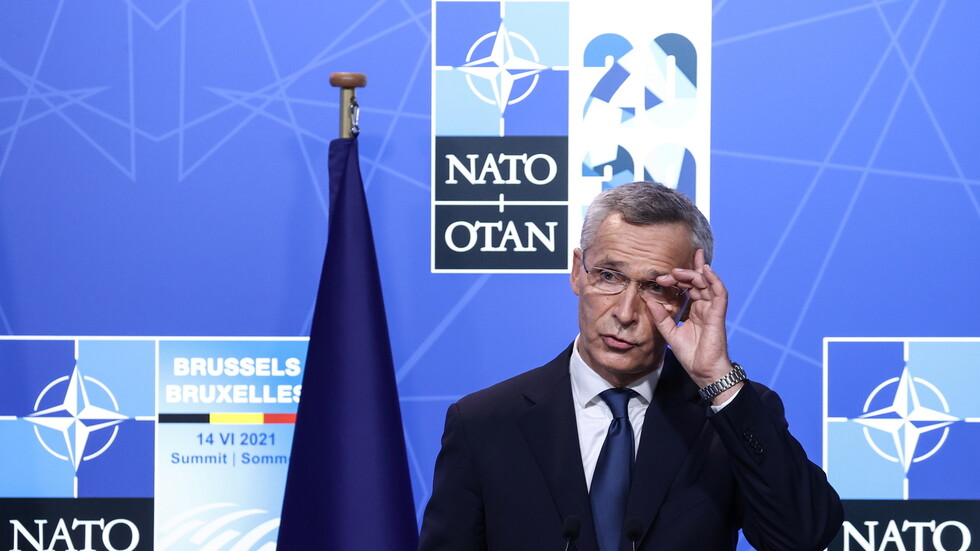 أمين عام "الناتو" يتحدث إلى الرئيس الأفغاني ويؤكد استمرار دعم الحلف لبلاده