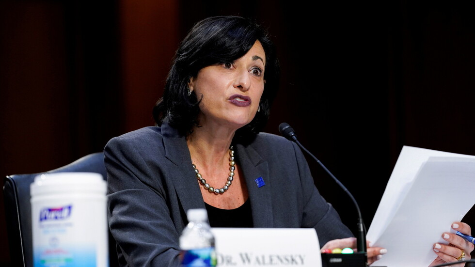 السلطات الصحية الأمريكية: بعض المطعمين يمكن أن ينقلوا سلالة "دلتا" من فيروس كورونا