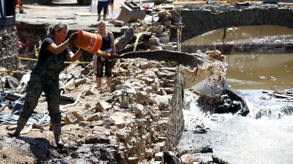 ألمانيا.. الكشف عن خسائر شركات النقل من الفيضانات الأخيرة في البلاد