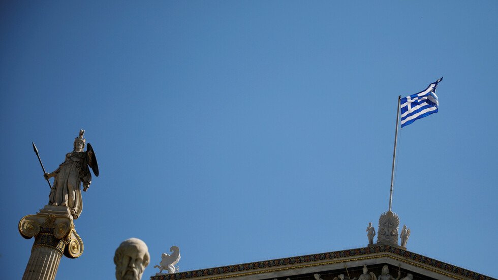 الملك الأردني والرئيس القبرصي ورئيس الوزراء اليوناني يعقدون قمة ثلاثية في أثينا