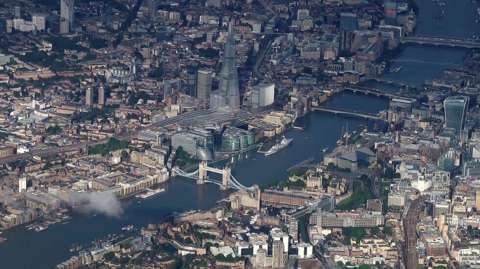 بريطانيا تسجل أول زيادة في مؤشر الإصابات الجديدة بكورونا منذ أسبوع