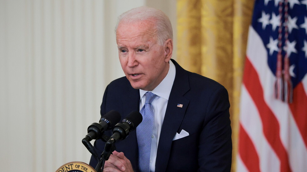 بايدن يعلن وصول أول دفعة أفغان عملوا لحساب الجيش الأمريكي