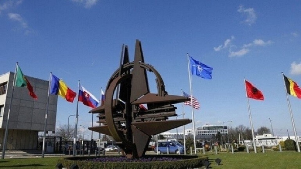الناتو: لا نخطط  للانسحاب من البحر الأسود بعد حادث المدمرة البريطانية