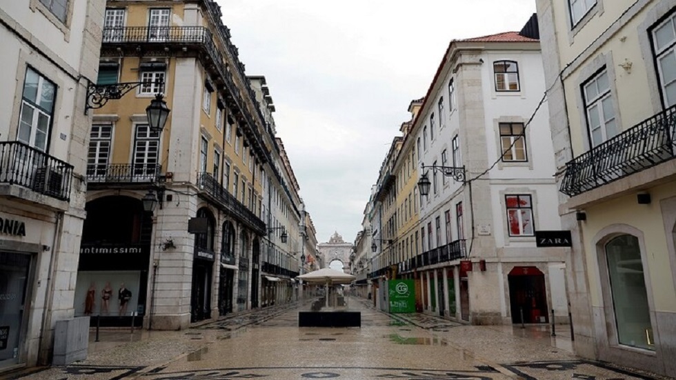 بينها لشبونة.. البرتغال تعيد حظر التجول الليلي في 45 بلدية لمنع انتشار 