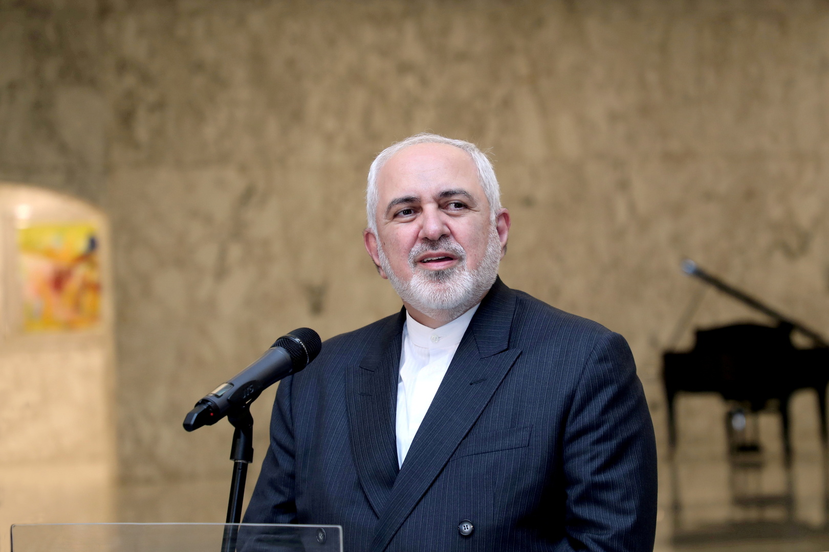 ظريف: العنف الأمريكي ضد الشعب الإيراني متواصل عبر الإرهاب الاقتصادي