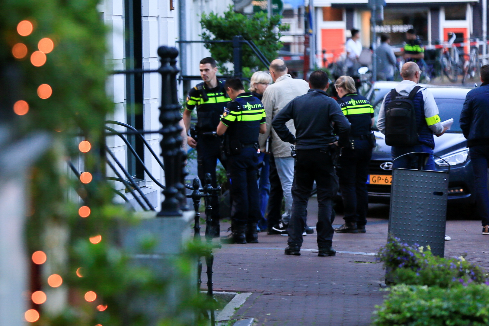 صحيفة: إصابة صحفي هولندي متخصص بتقصي الجرائم جراء إطلاق نار في أمستردام