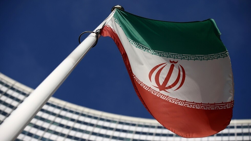 بريطانيا وفرنسا وألمانيا قلقة إزاء نية إيران إنتاج اليورانيوم النقي وتخصيبه