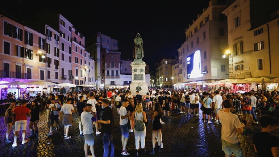 إصابات كورونا في إيطاليا تواصل الارتفاع