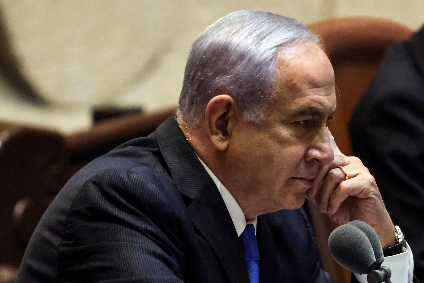 بعد 12 عاما.. نتنياهو يغادر مع عائلته مقر رئيس حكومة إسرائيل في القدس