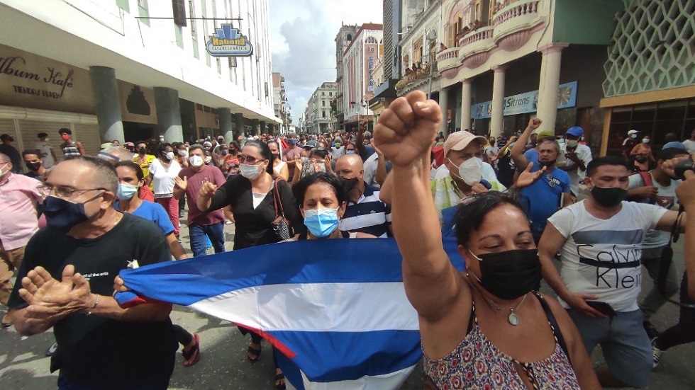 كوبا.. احتجاجات ضد الحكومة في مدن عديدة والرئيس يدعو أنصاره لمواجهة 