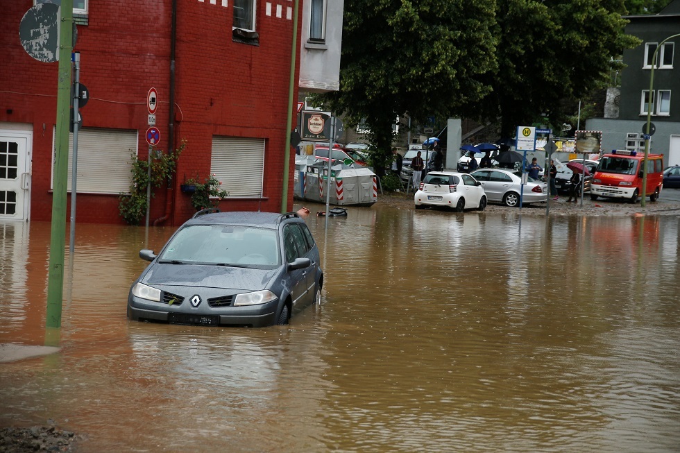 قتيل وإجلاء مئات السكان إثر فيضانات عارمة في ألمانيا