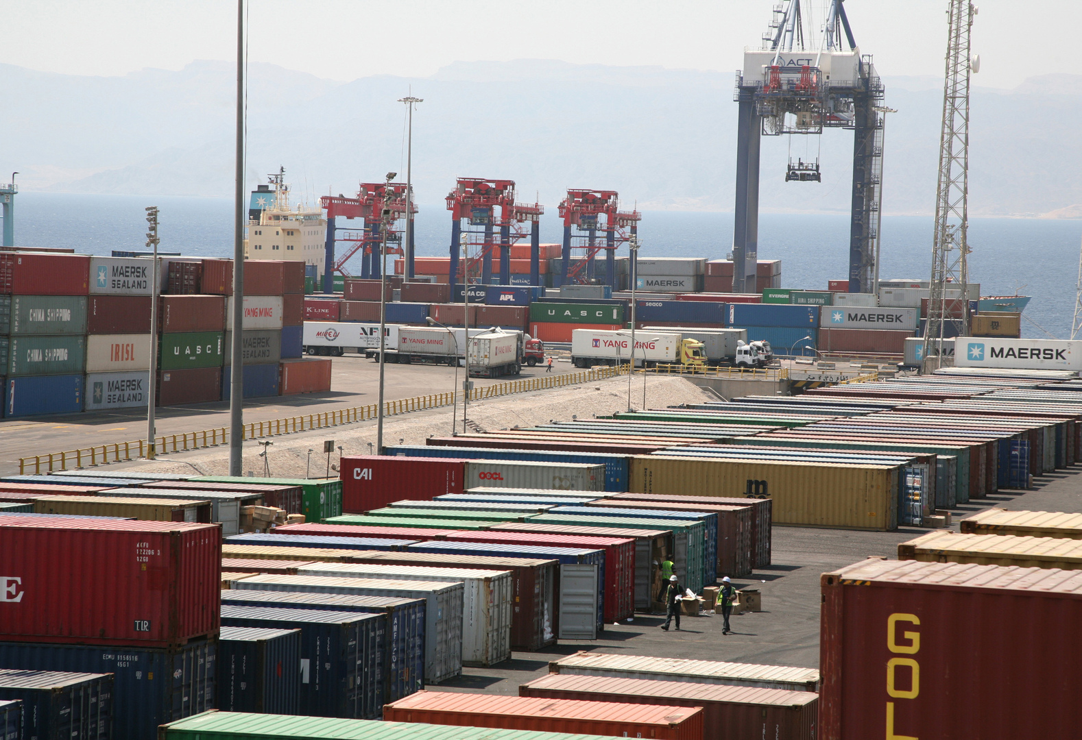 الأردن يتعاقد مع شركات كبرى من القطاع الخاص بدمشق لاستيراد بضائع عبر ميناء العقبة