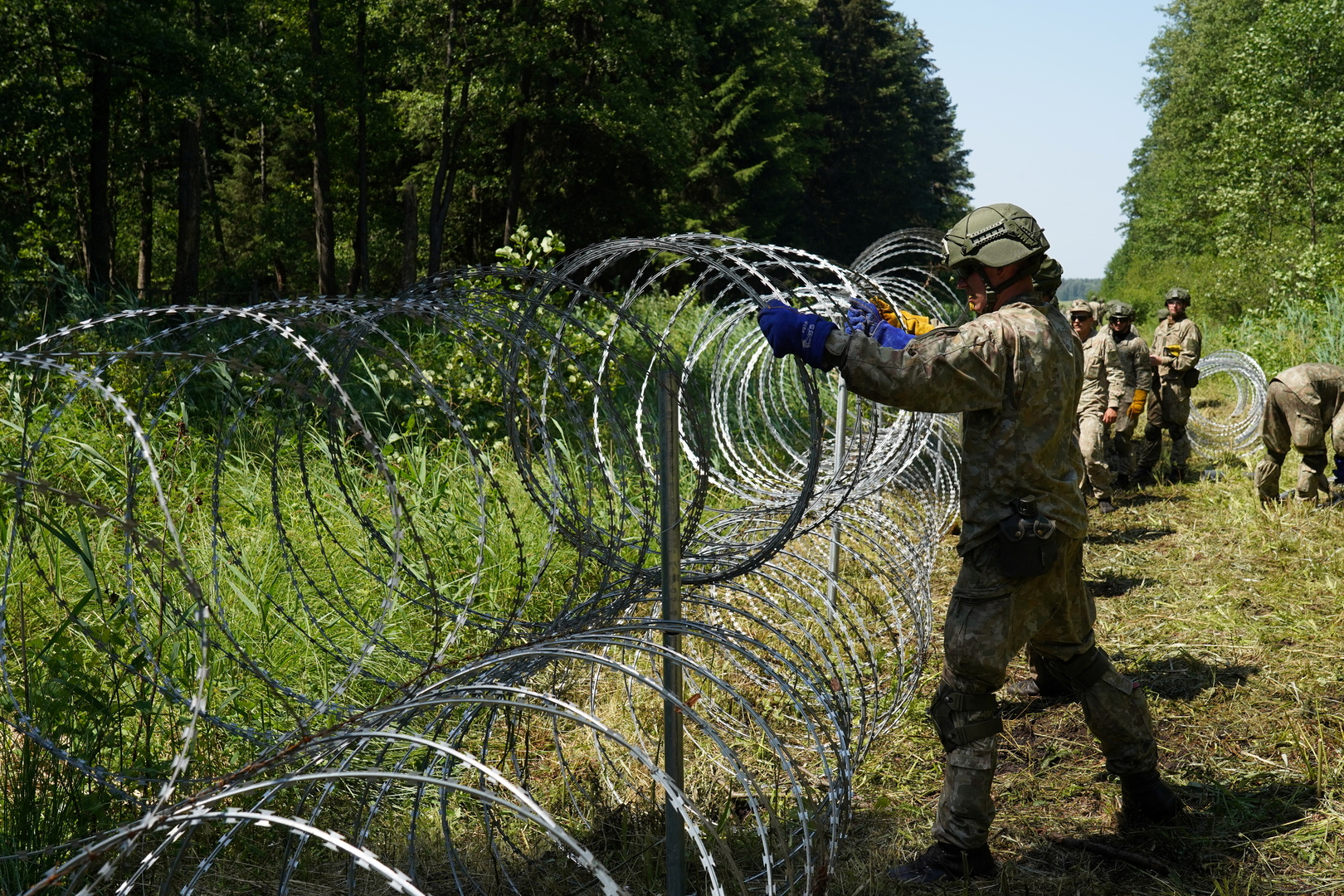 وكالة حرس الحدود الأوروبية تنشر عناصرها على الحدود مع بيلاروس وسط أزمة الهجرة