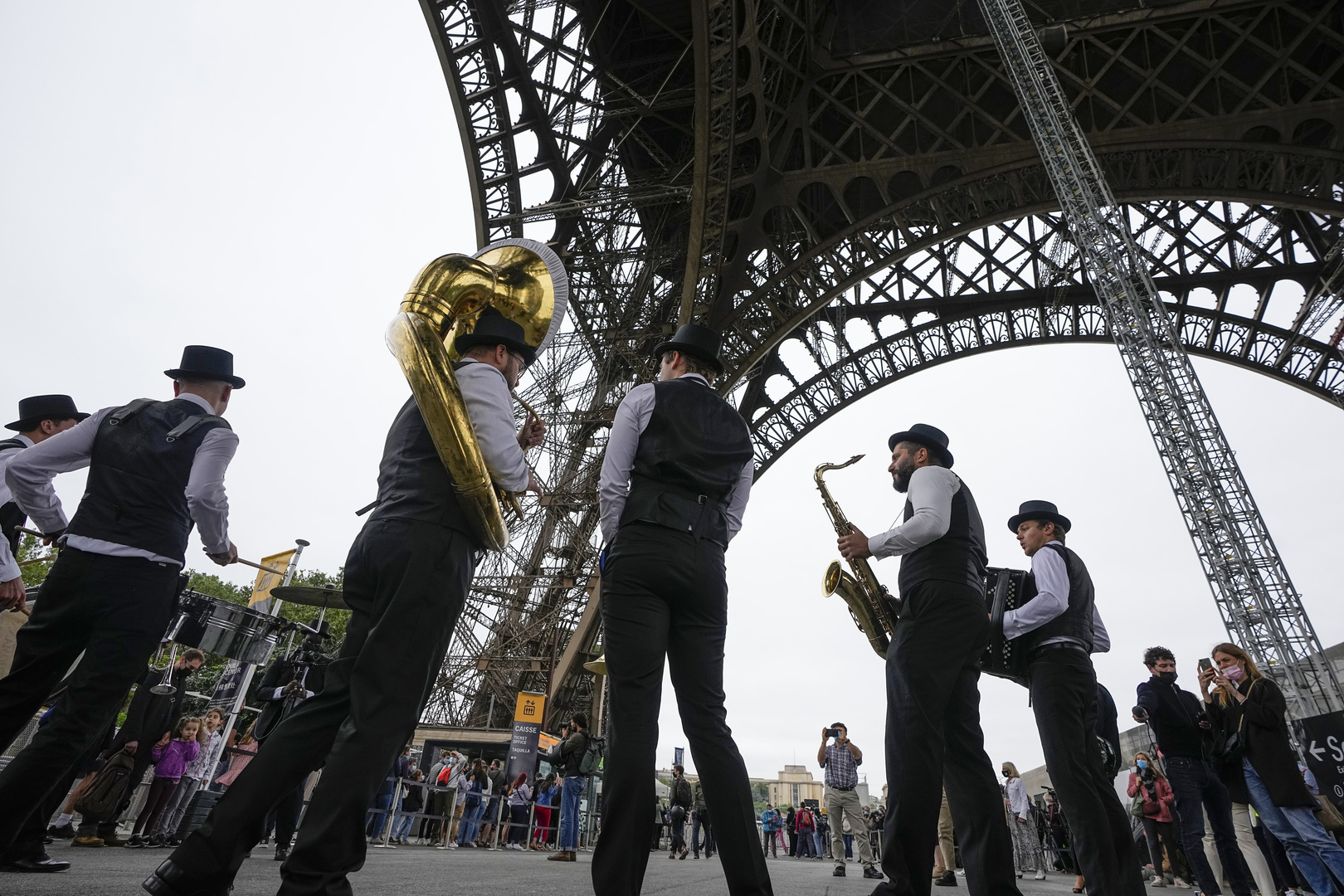 فرنسا تشترط شهادة كوفيد لزيارة المعالم السياحية