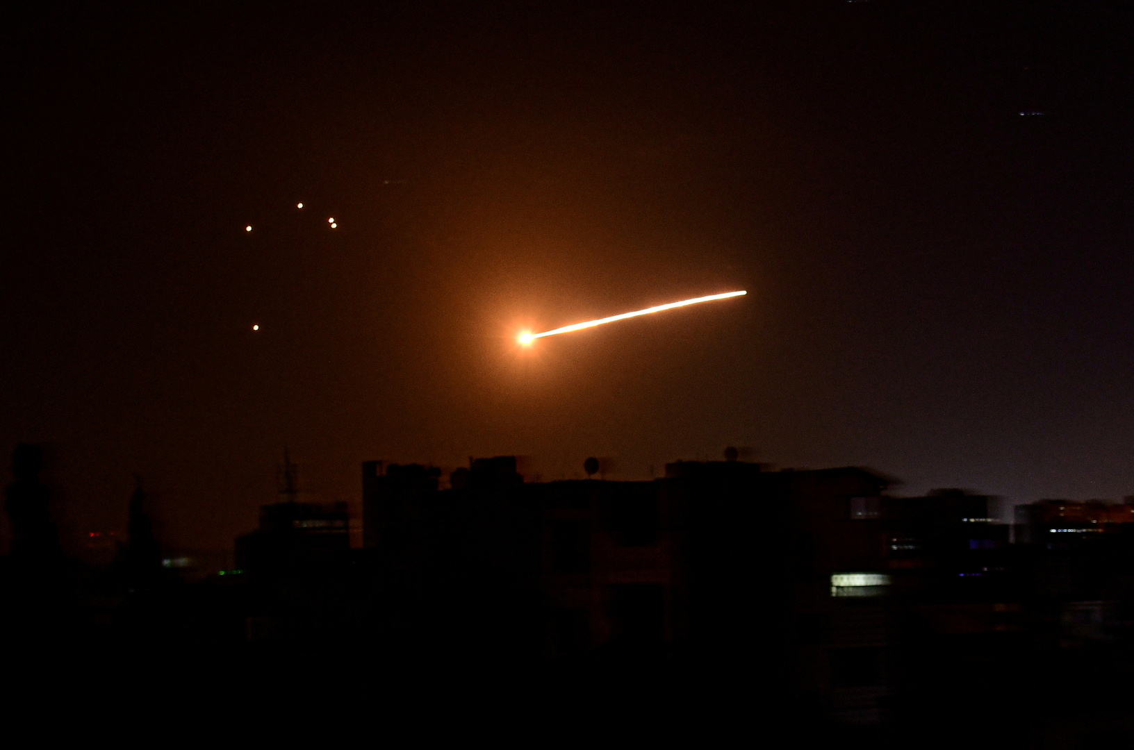 الدفاع الروسية: الدفاع الجوي السوري أسقط جميع الصواريخ الإسرائيلية