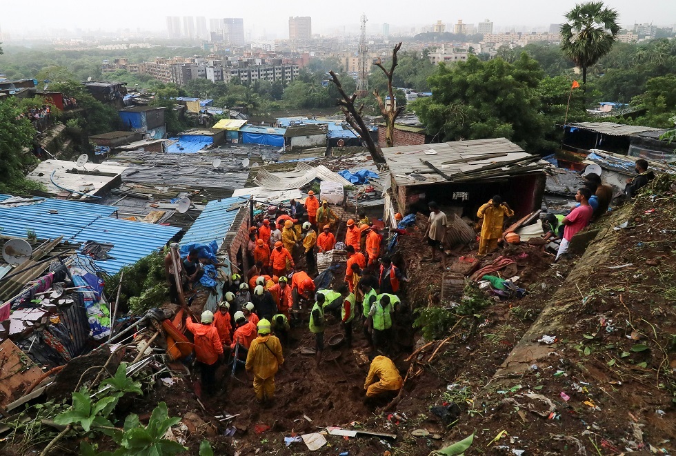 الهند.. مقتل 36 شخصا بانهيارات أرضية جراء الفيضانات بغرب البلاد