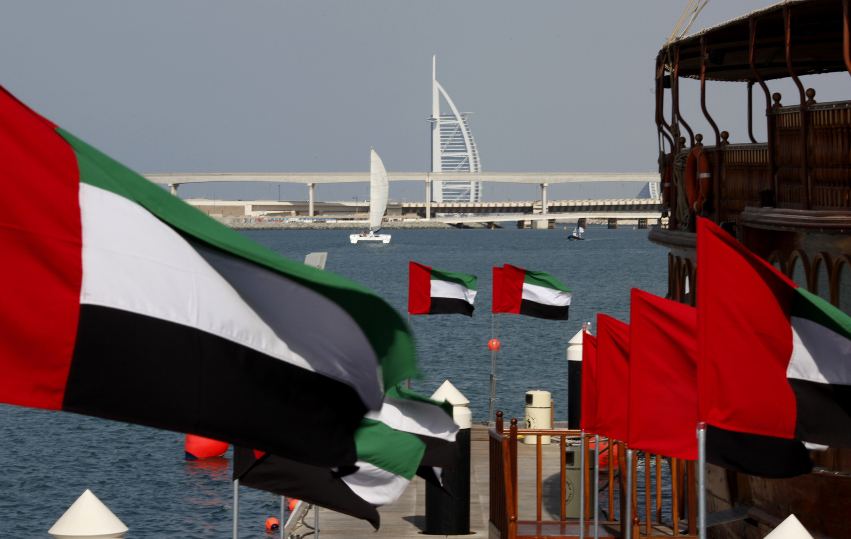 الإمارات.. إتاحة 5 أنواع من تأشيرات الإقامة الطويلة دون كفيل