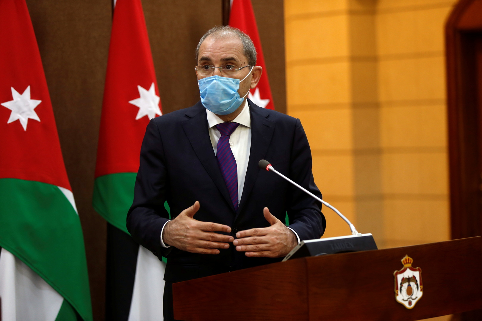وزير الخارجية الأردني ينقل رسالة من الملك عبدالله الثاني إلى السيسي