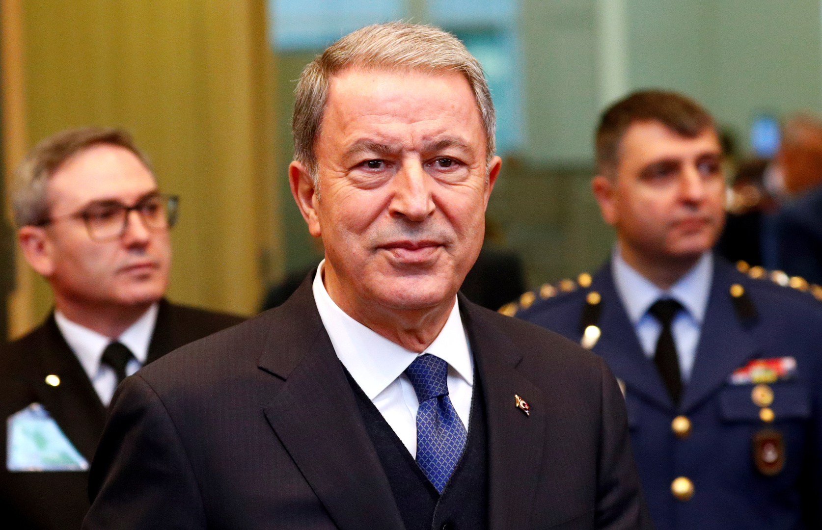 وزير الدفاع التركي يوجه دعوة لليونان