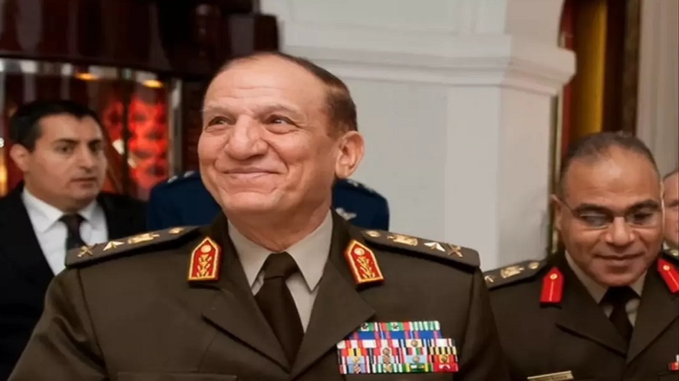مصادر تحسم الجدل حول مذكرات سامي عنان وإفشاء أسرار الجيش المصري