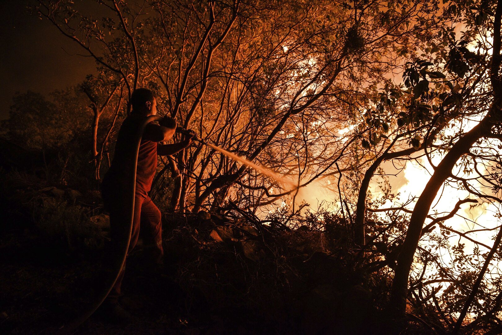 ارتفاع حصيلة ضحايا حرائق غابات جنوب تركيا إلى 4 قتلى