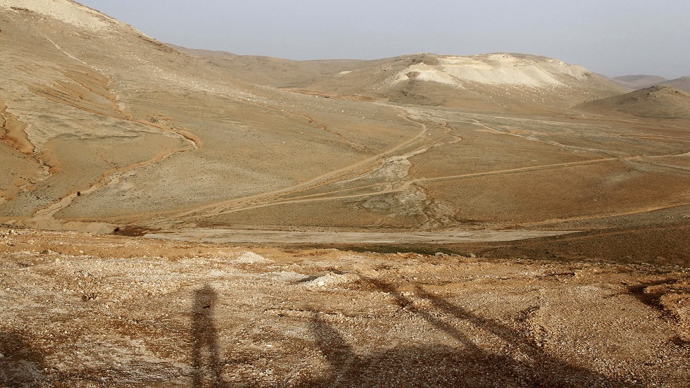 إسرائيل تبدأ بناء ملاجئ محصنة على حدود سوريا ولبنان