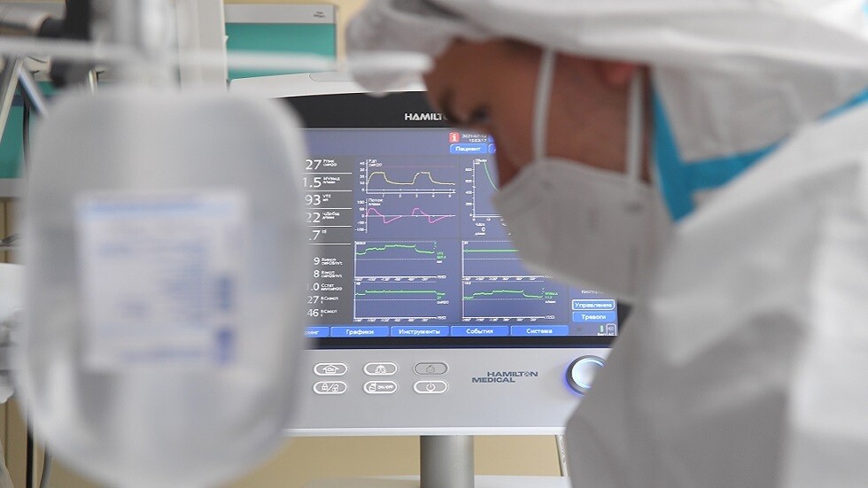 بعد 3 أيام من الارتفاع.. عدد الإصابات اليومية بكورونا في روسيا يتراجع