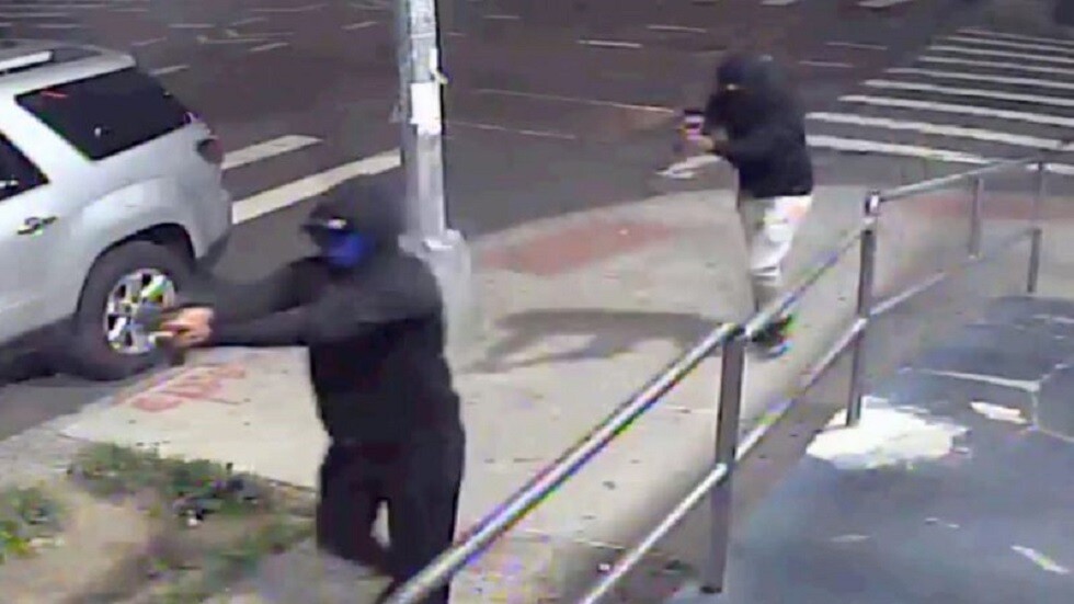 إصابة 10 أشخاص بإطلاق نار في نيويورك (فيديو)