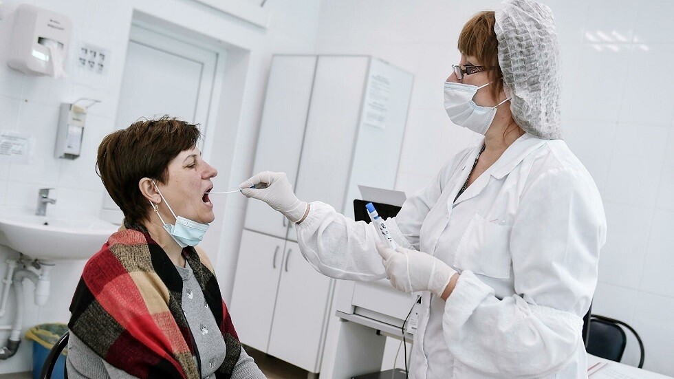 أكاديمي روسي يوضّح مناعة البعض لـ "كوفيد-19"