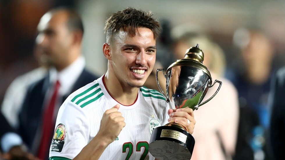 الجزائري بن ناصر يدعم المغربي حكيمي ضد 