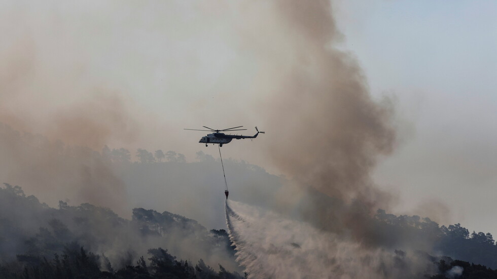 وصول فريق طوارئ قطري إلى تركيا للمشاركة في إخماد حرائق الغابات