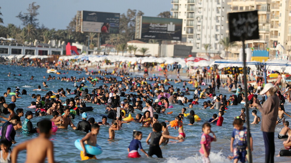 مصر.. إغلاق شاطئ المروة غرب مرسى مطروح بعد زيادة حالات الغرق