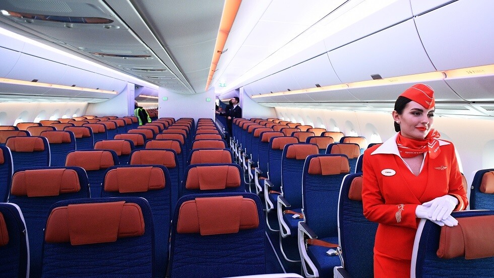 "روستيخ" تعرض جهازاً لتنقية هواء الطائرات المدنية من فيروس كورونا بكفاءة 99.9%