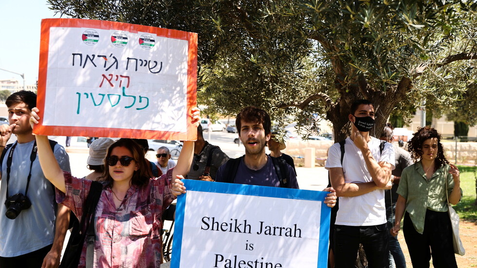 إسرائيل.. إلزام أهالي حي الشيخ جراح والمستوطنين بتقديم لوائح خطية بأسماء السكان