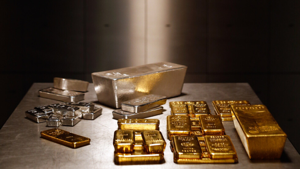 الذهب يرتفع بفعل ضعف الدولار