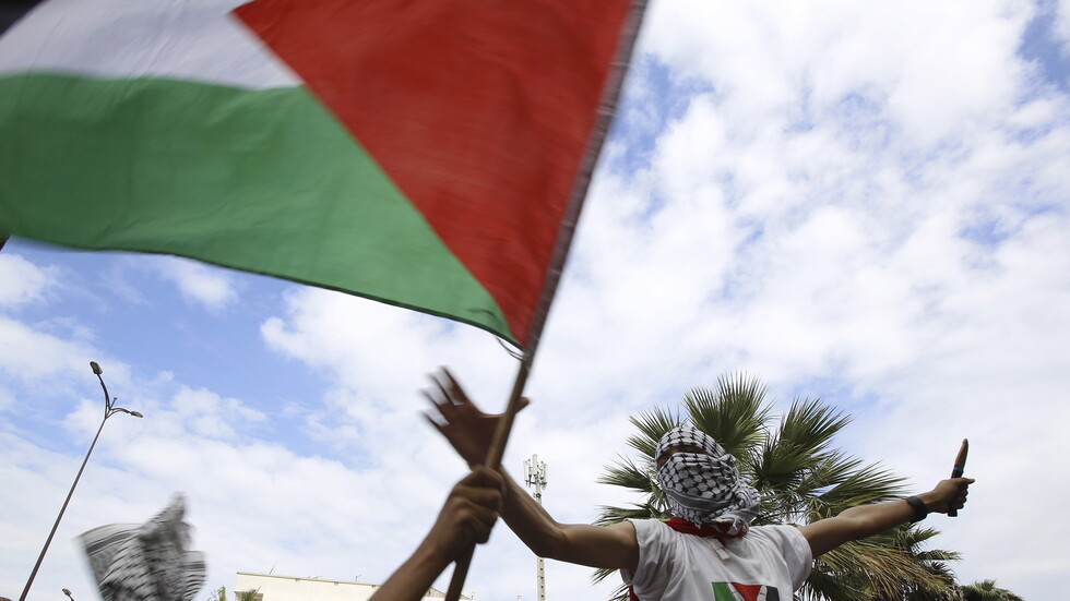 موقع "علي بابا" يتيح الشحن إلى دولة فلسطين