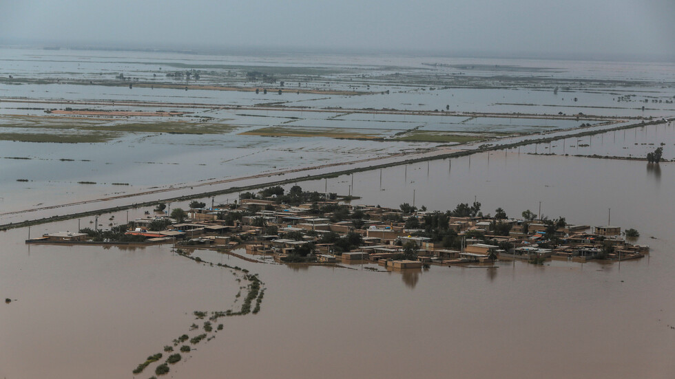 إيران.. 8 قتلى ومفقودان جراء الفيضانات
