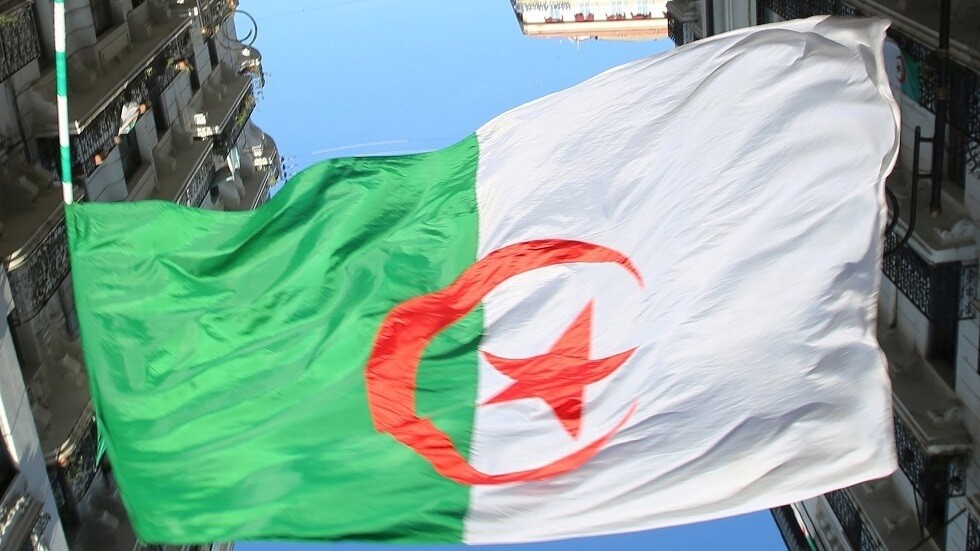 الجزائر.. اللجنة الوزارية للفتوى تدعو إلى تجنب الشائعات حول كورونا