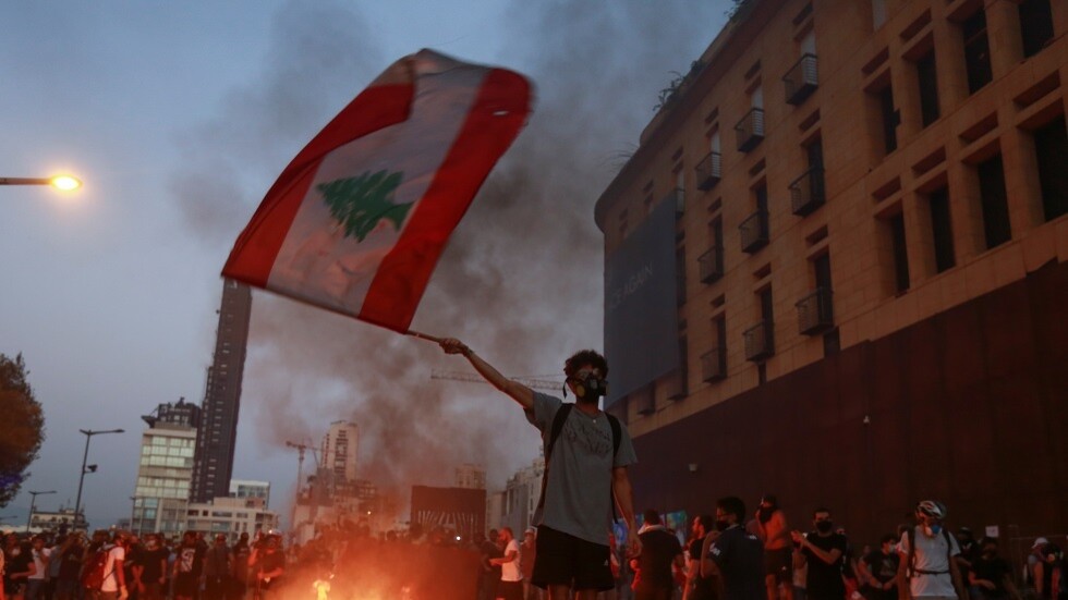 صحيفة أمريكية تتحدث عن "انهيار القرن".. اقتصاد لبنان قد لا يعود إلى ما كان عليه قبل عقدين