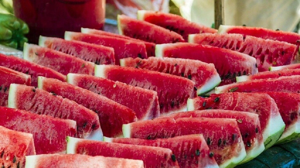 كيف نختار البطيخ الأحمر الناضج من دون نترات؟