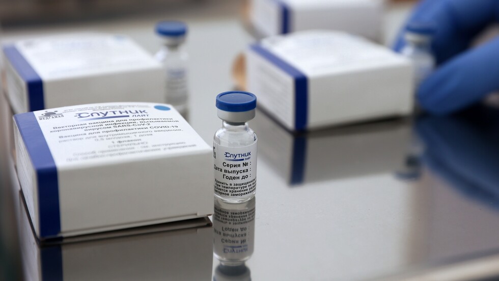 لبنان يأمل بإنتاج 12 مليون جرعة من لقاح "سبوتنيك لايت" سنويا