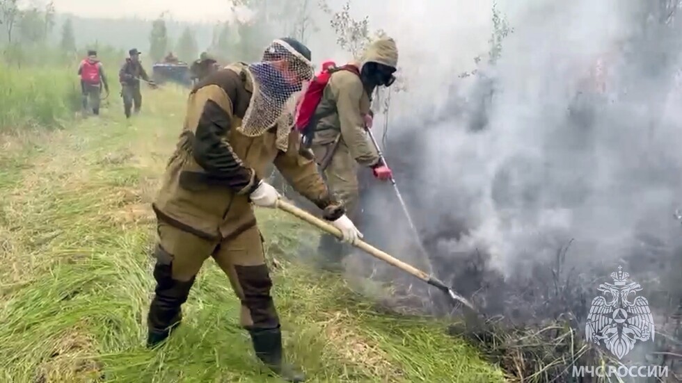 حرائق الغابات في ياقوتيا بروسيا تقترب من مستودع نفط كبير (فيديو)