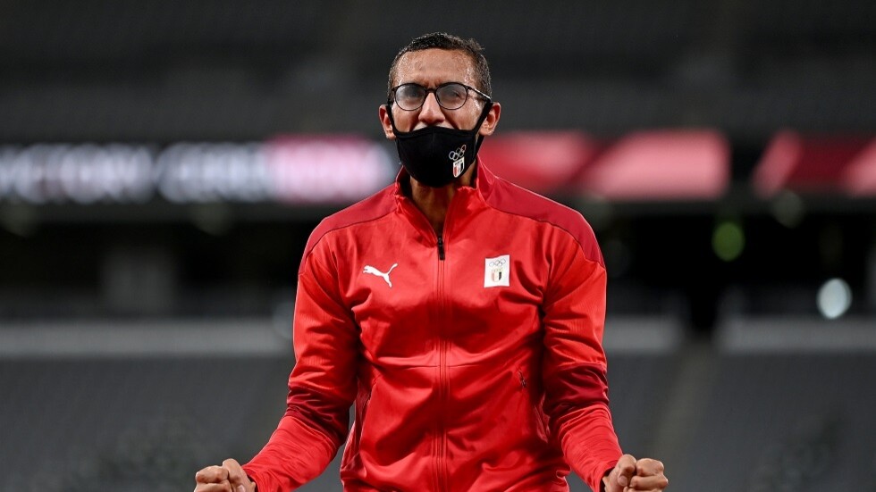 الجندي يهدي مصر ميدالية ثمينة