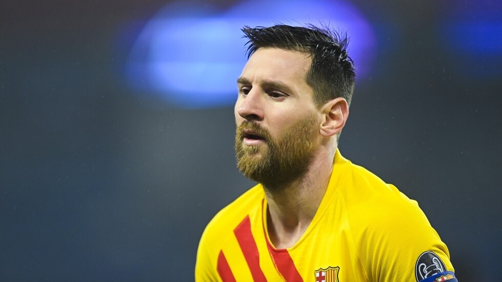 ميسي يعقد مؤتمرا صحفيا  في ملعب "كامب نو"