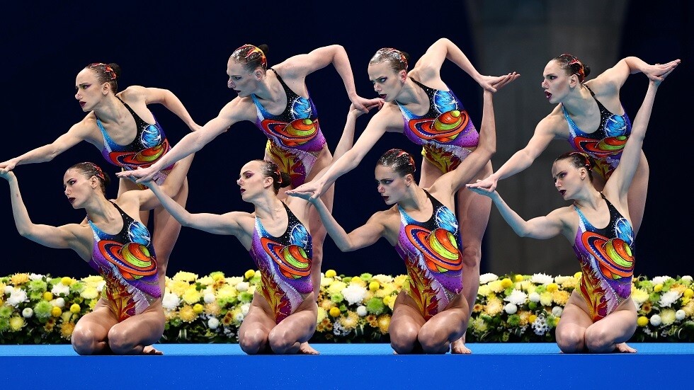 روسيا تواصل هيمنتها على السباحة الإيقاعية