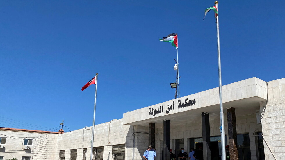 محامي باسم عوض الله يعلن تقديم الطعن في قرار محكمة أمن الدولة بـ"قضية الفتنة" إلى محكمة التمييز