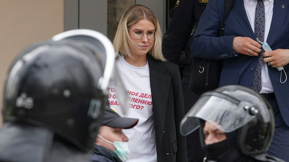 مصادر: حليفة مقربة من نافالني تغادر روسيا في مخالفة لحكم قضائي