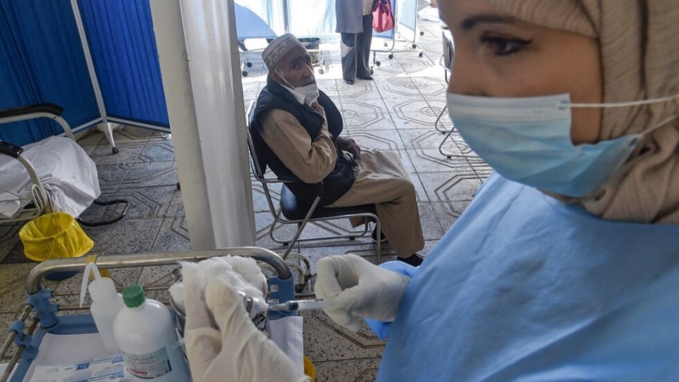 الجزائر.. إصابات كورونا اليومية تحت عتبة الألف لأول مرة منذ أسابيع