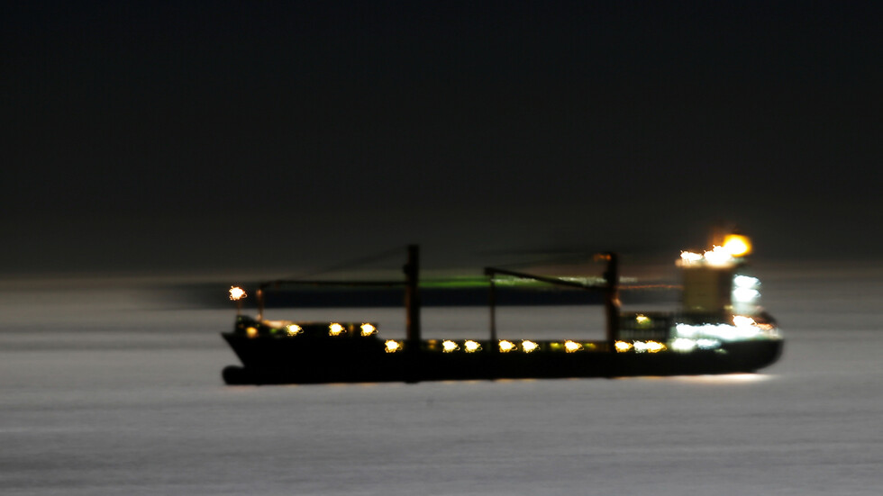 القائمة الكاملة بالناقلات والسفن الإيرانية التي هوجمت في البحرين الأحمر والمتوسط